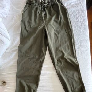 Lululemon stretch high-rise jogger